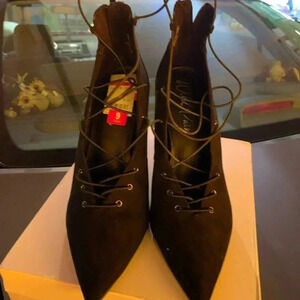 Wild Pair Women’s Heels Size 9